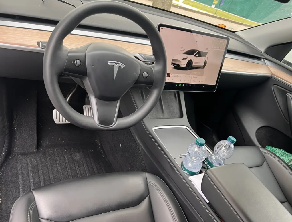 Tesla Model Y Performance Dual Motor awd - Basiglio - Immagine 2
