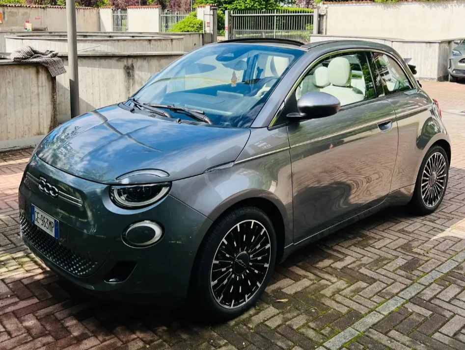 Fiat 500e Cabrio Cabrio 42 kWh La Prima - Milano