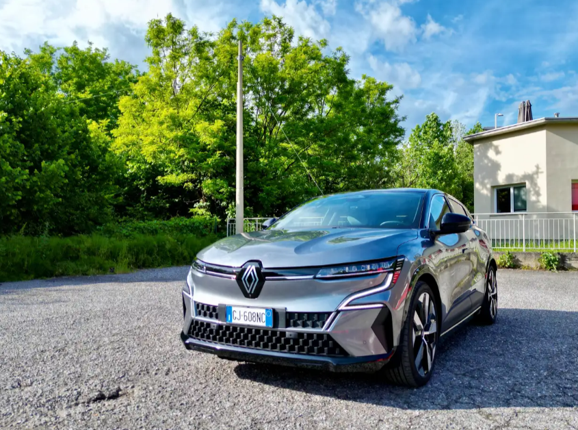 Renault Megane E-Tech Techno EV60 Optimum Charge 220cv AC22 - Milano
