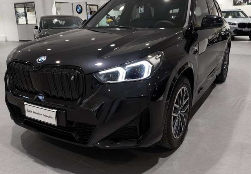 BMW iX1 30 xdrive Msport - Immagine 3
