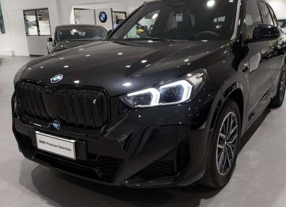 BMW iX1 30 xdrive Msport - Immagine 4