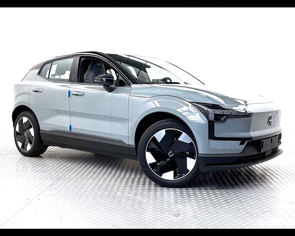 Volvo EX30 Single Motor Extended Range Plus - AUTOCARRO N1 - Immagine 8